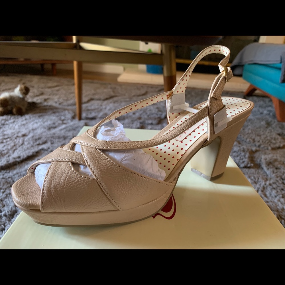 BAIT 40s style heels
